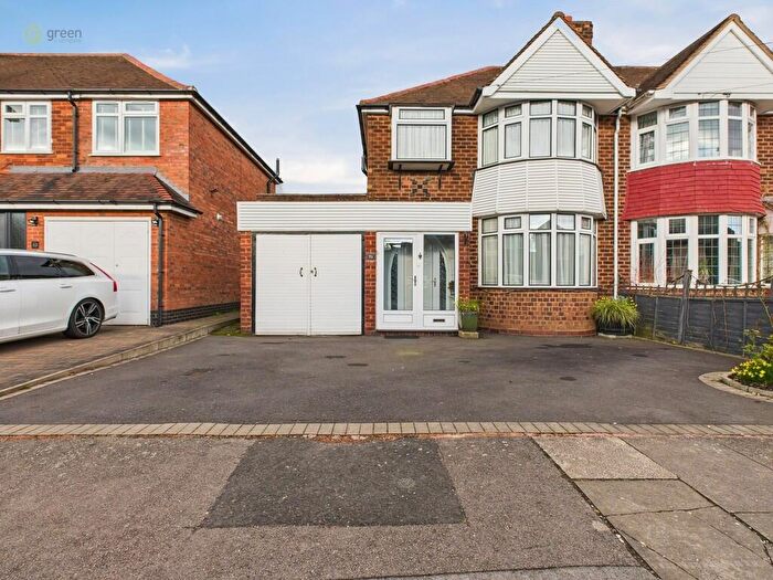3 Bedroom Semi-Detached House For Sale In Orton Avenue, Walmley, B76