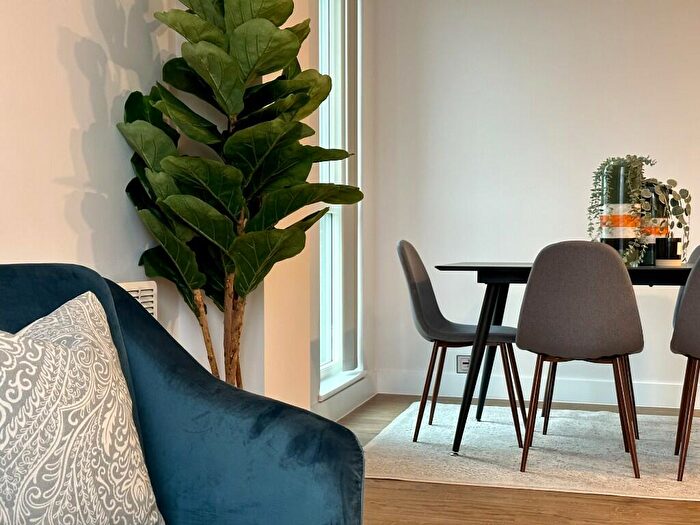 3 Bedroom Apartment To Rent In Lower Essex Street, Birmingham, B5