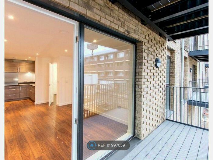 1 Bedroom Flat To Rent In Atkins Square, London, E8