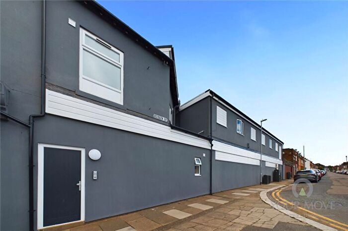 1 Bedroom Flat To Rent In Harborough Road, Northampton, Northamptonshire, NN2