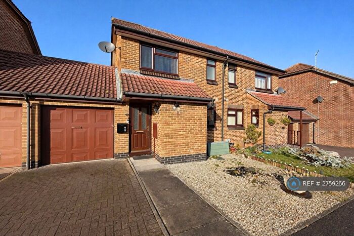 4 Bedroom Semi Detached House To Rent In Peal Close, Hoo, Rochester, ME3