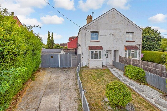 1 Bedroom Maisonette For Sale In Southfields Road, West Kingsdown, Sevenoaks, Kent, TN15