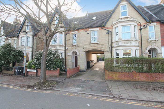 2 Bedroom Apartment For Sale In Clarendon Street, Bedford, MK41