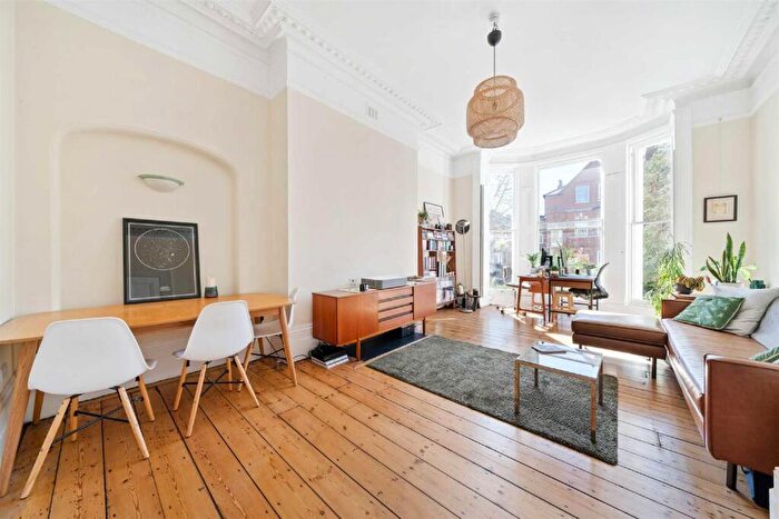 2 Bedroom Flat To Rent In Lawn Road, Belsize Park, London, NW3