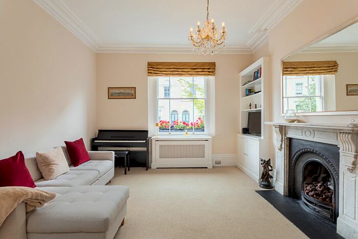 1 Bedroom Flat To Rent In Flat, Monmouth Road, London, W2