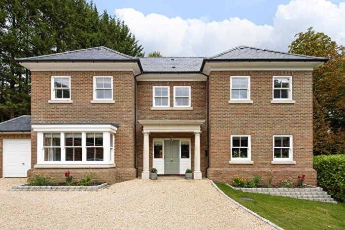 4 Bedroom Detached House To Rent In The Woodlands Penn, HP10