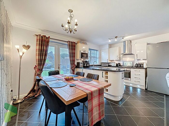 4 Bedroom Town House For Sale In Beaumont Way, Darwen, BB3