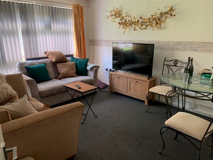 3 Bedroom Flat To Rent In Rebecca Drive, Selly Oak, Birmingham, B29