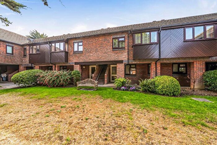 1 Bedroom Retirement Property For Sale In Sea Front, Hayling Island, Hampshire, PO11