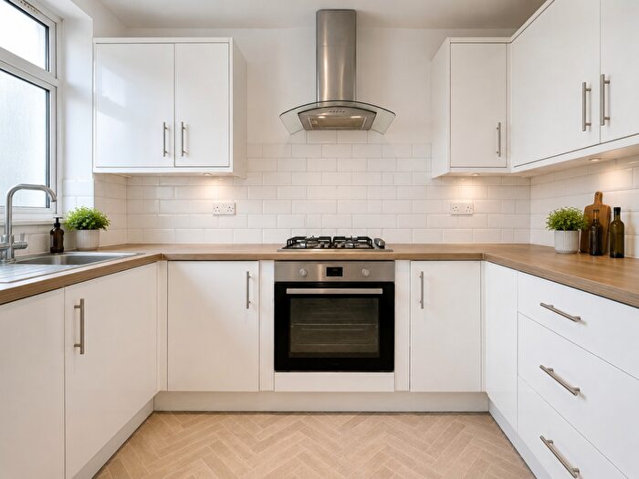 1 Bedroom Flat For Sale In Borrowdale Close, Redbridge, IG4