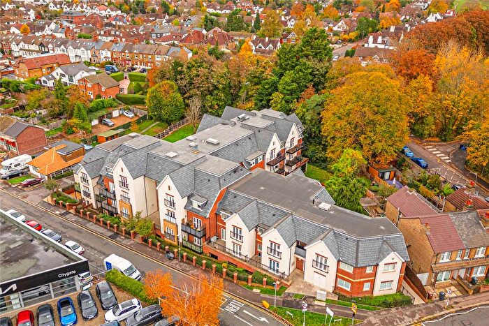 2 Bedroom Flat For Sale In Vale Road, Bushey, Hertfordshire, WD23