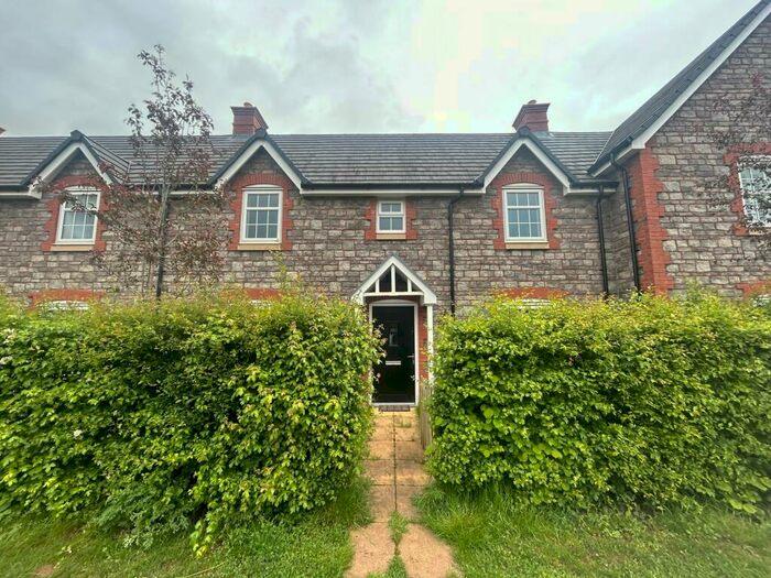 4 Bedroom Terraced House To Rent In Stryd Camlas, Pontrhydyrun, NP44