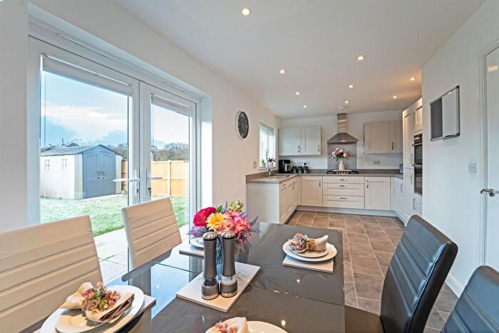4 Bedroom Detached House For Sale In Llys Cwyfan, Oakenholt, CH6