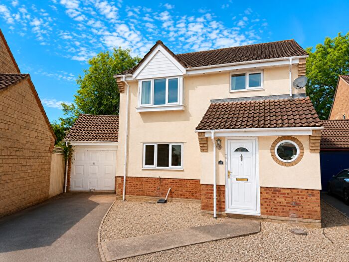 4 Bedroom Detached House For Sale In Magnolia Close, Frome, Somerset, BA11