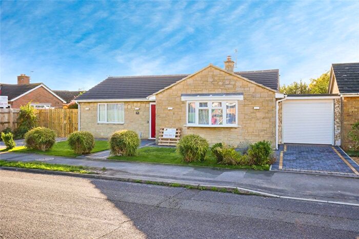2 Bedroom Bungalow For Sale In Rowan Road, Bicester, Oxfordshire, OX26