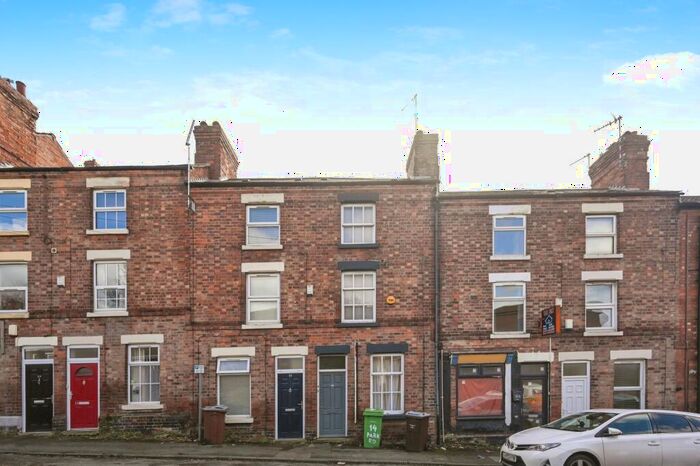 4 Bedroom House To Rent In Park Road, Lenton, NG7