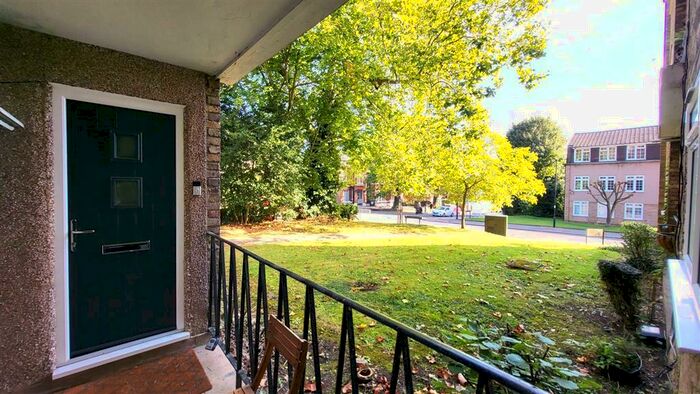 1 Bedroom Apartment To Rent In Waverley Road, Enfield, EN2