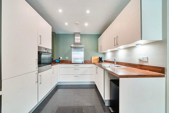 2 Bedroom Flat For Sale In Ardent House, John Thornycroft Road, SO19