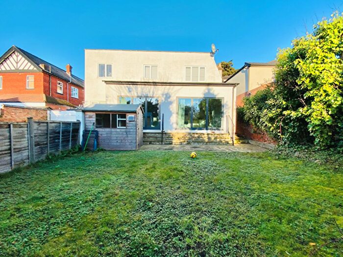 1 Bedroom Flat To Rent In Gloucester Road, New Barnet, EN5