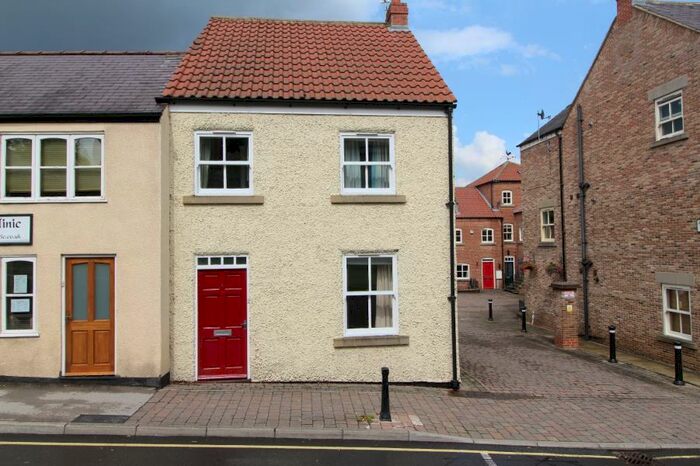 3 Bedroom Semi-Detached House To Rent In Florentines Court, Allhallowgate, Ripon, HG4