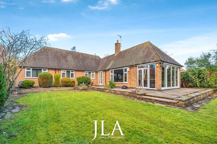 3 Bedroom Bungalow To Rent In Morland Avenue, Leicester, LE2