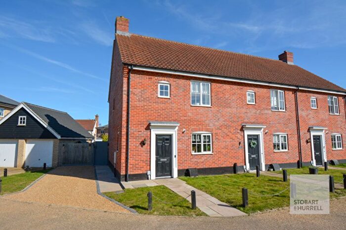3 Bedroom Semi Detached House For Sale In Christopher Way, Wroxham, Norfolk, NR12