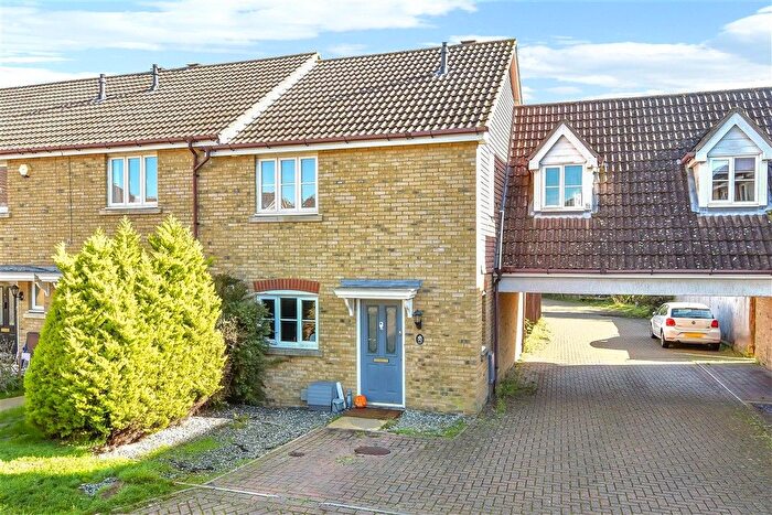 3 Bedroom End Of Terrace House For Sale In Aurelius Close, Kingsnorth, Ashford, Kent, TN23