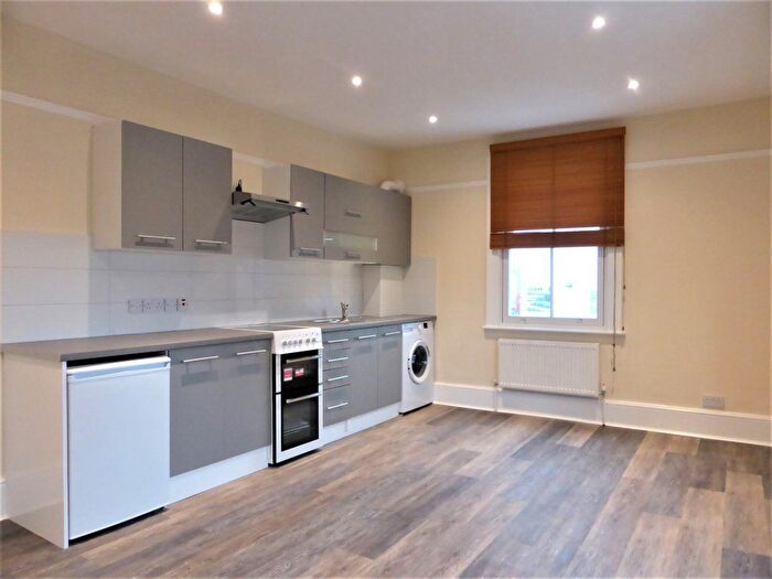 2 Bedroom Flat To Rent In Conway Street, Hove, BN3