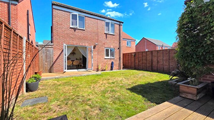 3 Bedroom Detached House For Sale In Colby Drive, Bradwell, NR31