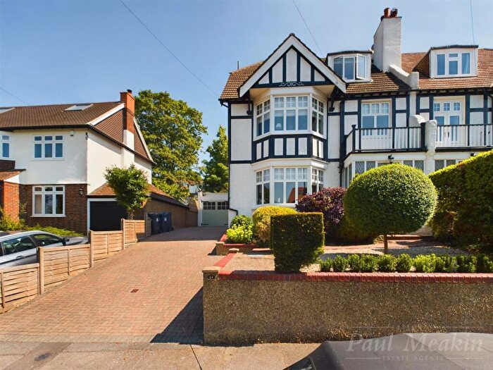 6 Bedroom Semi-Detached House For Sale In Heathhurst Road, South Croydon, CR2