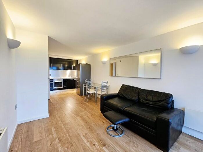 2 Bedroom Apartment To Rent In Whitehall Waterfront Riverside Way Leeds, LS1