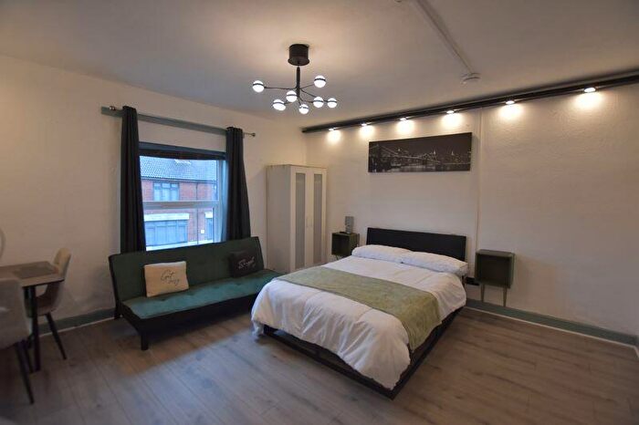 1 Bedroom Flat To Rent In Alfreton Road, NG7