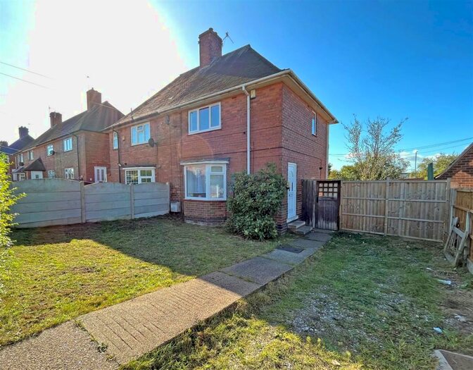 3 Bedroom Semi-Detached House To Rent In Andover Road, Nottingham, NG5