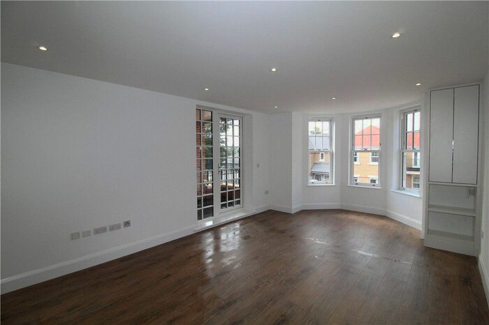 2 Bedroom Flat To Rent In South Park Hill Road, South Croydon CR2