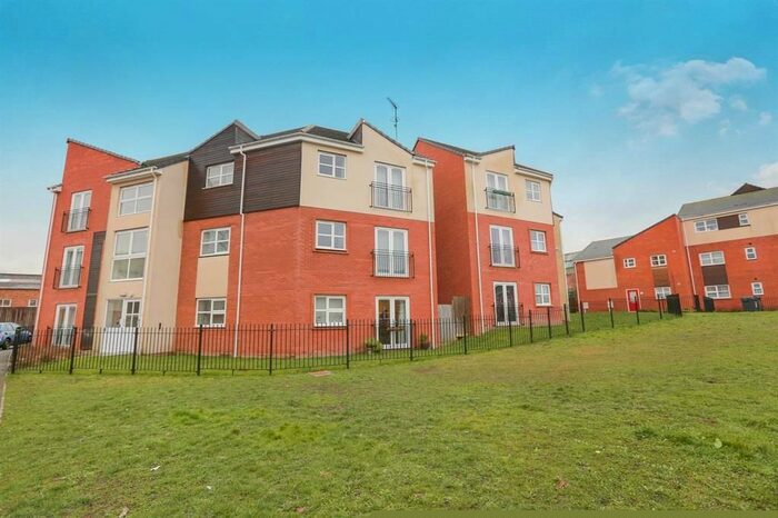 2 Bedroom Flat To Rent In Fairmount Road, Worcester, WR4