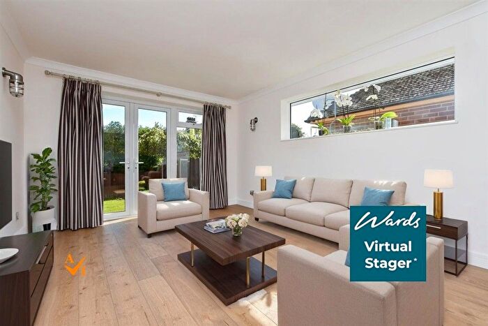 2 Bedroom Detached Bungalow For Sale In Linden Avenue, Broadstairs, Kent, CT10
