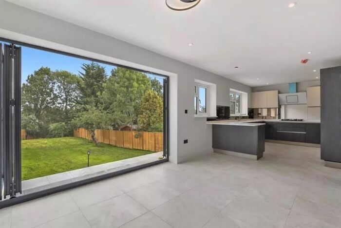 5 Bedroom Property To Rent In Elms Lane, Wembley, HA0