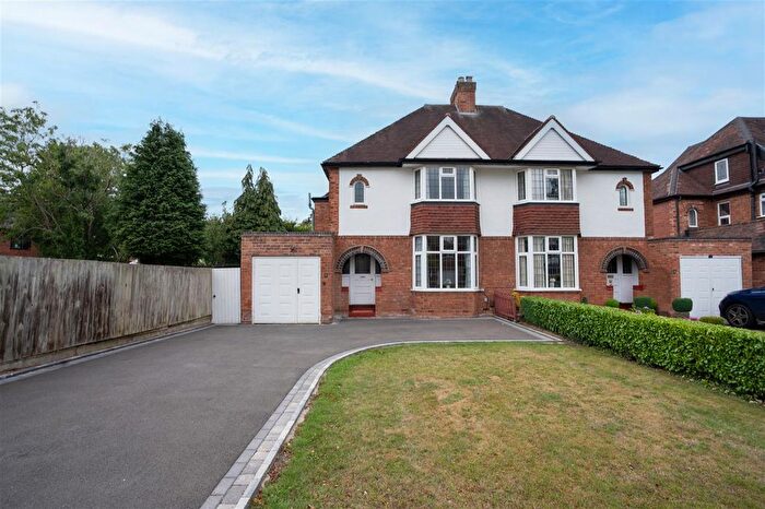 3 Bedroom Semi-Detached House To Rent In Heaton Road, Solihull, B91