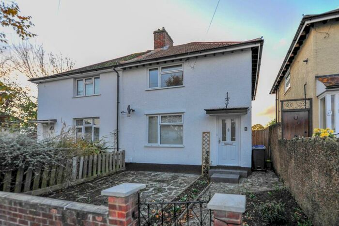 3 Bedroom Semi-Detached House To Rent In Douglas Road, Kingston, KT1
