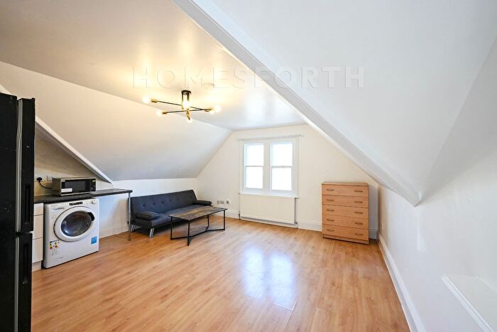 1 Bedroom Flat To Rent In Walm Lane, Willesden Green, NW2