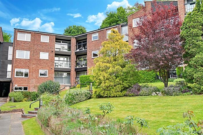 1 Bedroom Flat For Sale In The Spinney, Hertford, SG13