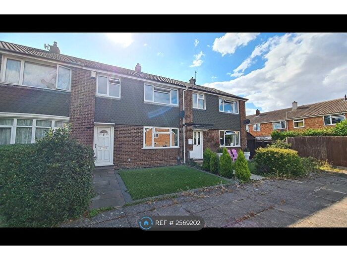 3 Bedroom Terraced House To Rent In Alwen Walk, Bedford, MK41