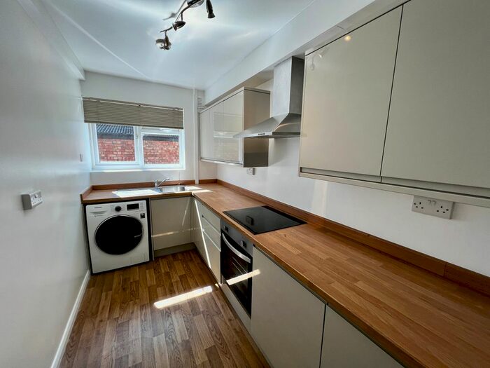 1 Bedroom Flat To Rent In Springfield Road, Wallington, SM6