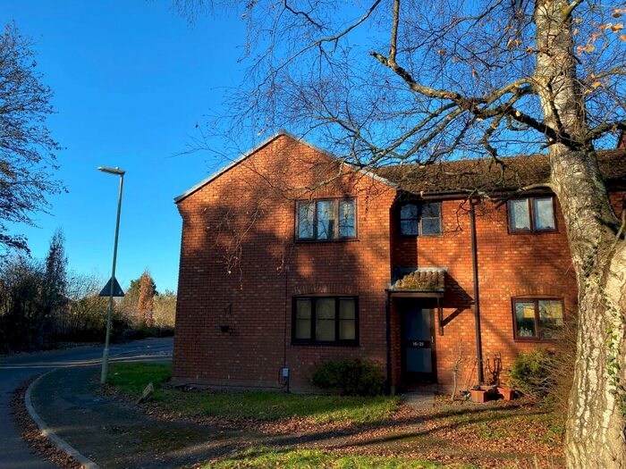 Flat To Rent In Knatchbull Close, Romsey, SO51