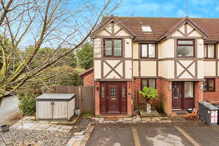 4 Bedroom Terraced House For Sale In Springburn Close, Manchester, M28