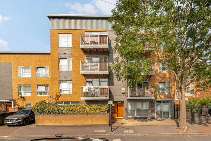 1 Bedroom Flat To Rent In Tarling Road, Canning Town, E16