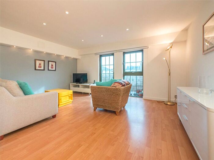 2 Bedroom Flat To Rent In Water Street, Edinburgh, EH6