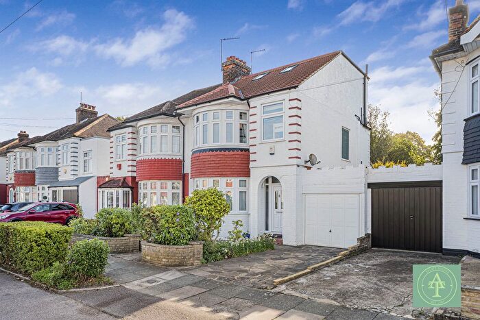 5 Bedroom Semi-Detached House For Sale In Hyde Park Avenue, Winchmore Hill, London, N21