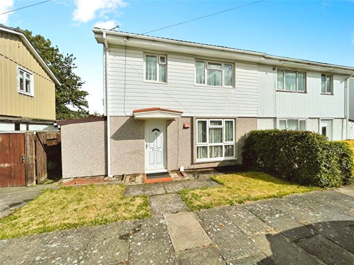 5 Bedroom Semi-Detached House For Sale In Founder Close, Coventry, West Midlands, CV4