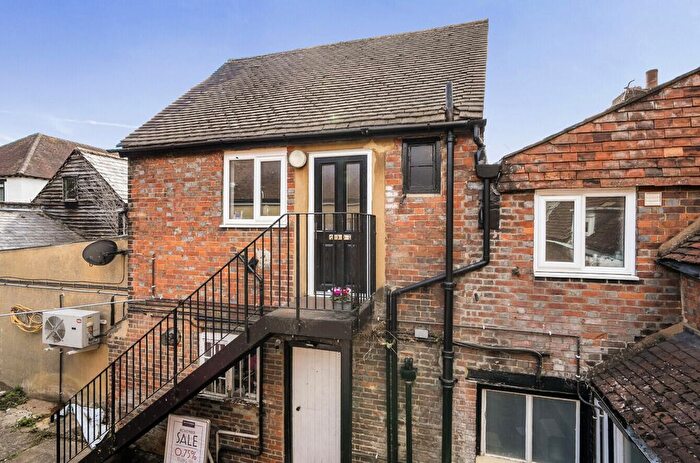 2 Bedroom Flat For Sale In High Street, Westerham, TN16